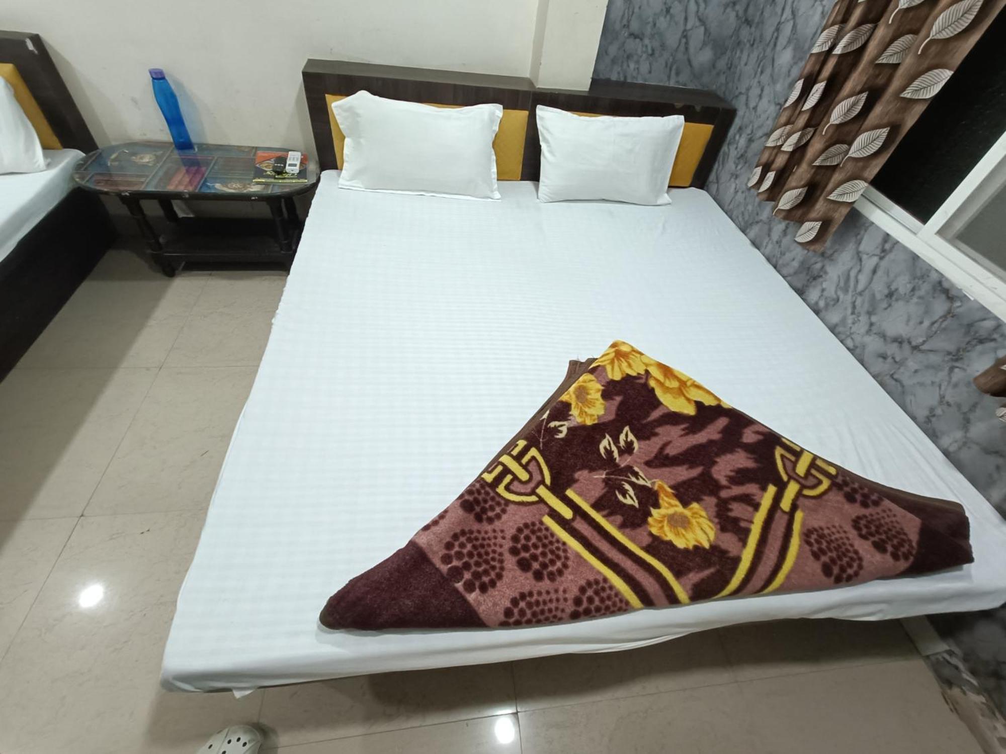 Ginger Hotels Ujjain Tower Kshipra Inn-Family Stay Airconditioned Hotel Kültér fotó
