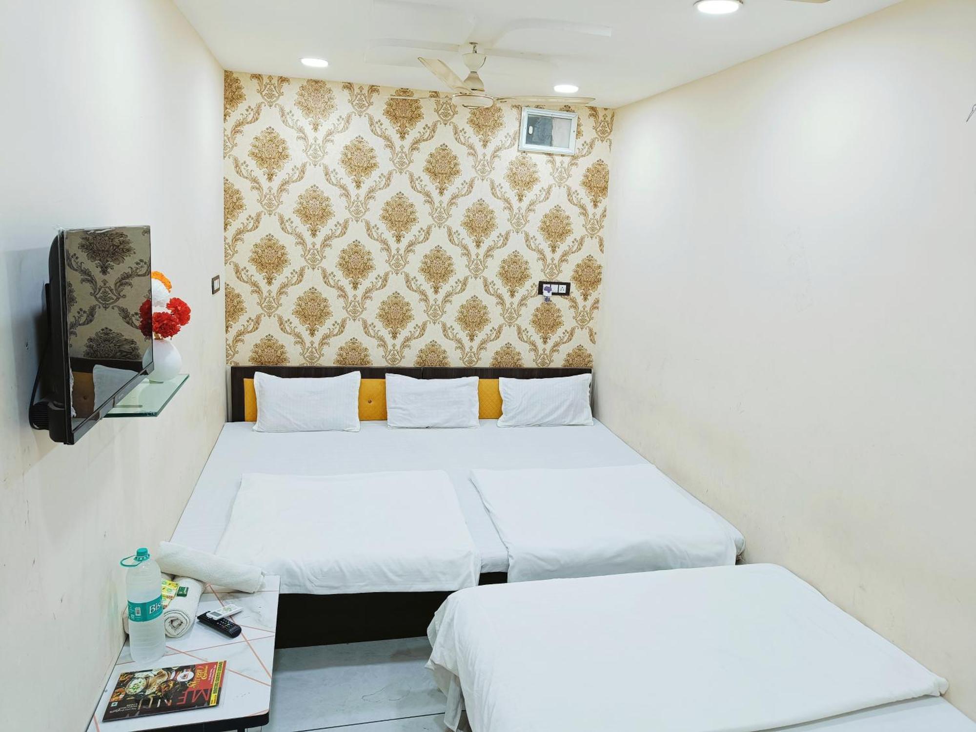 Ginger Hotels Ujjain Tower Kshipra Inn-Family Stay Airconditioned Hotel Kültér fotó
