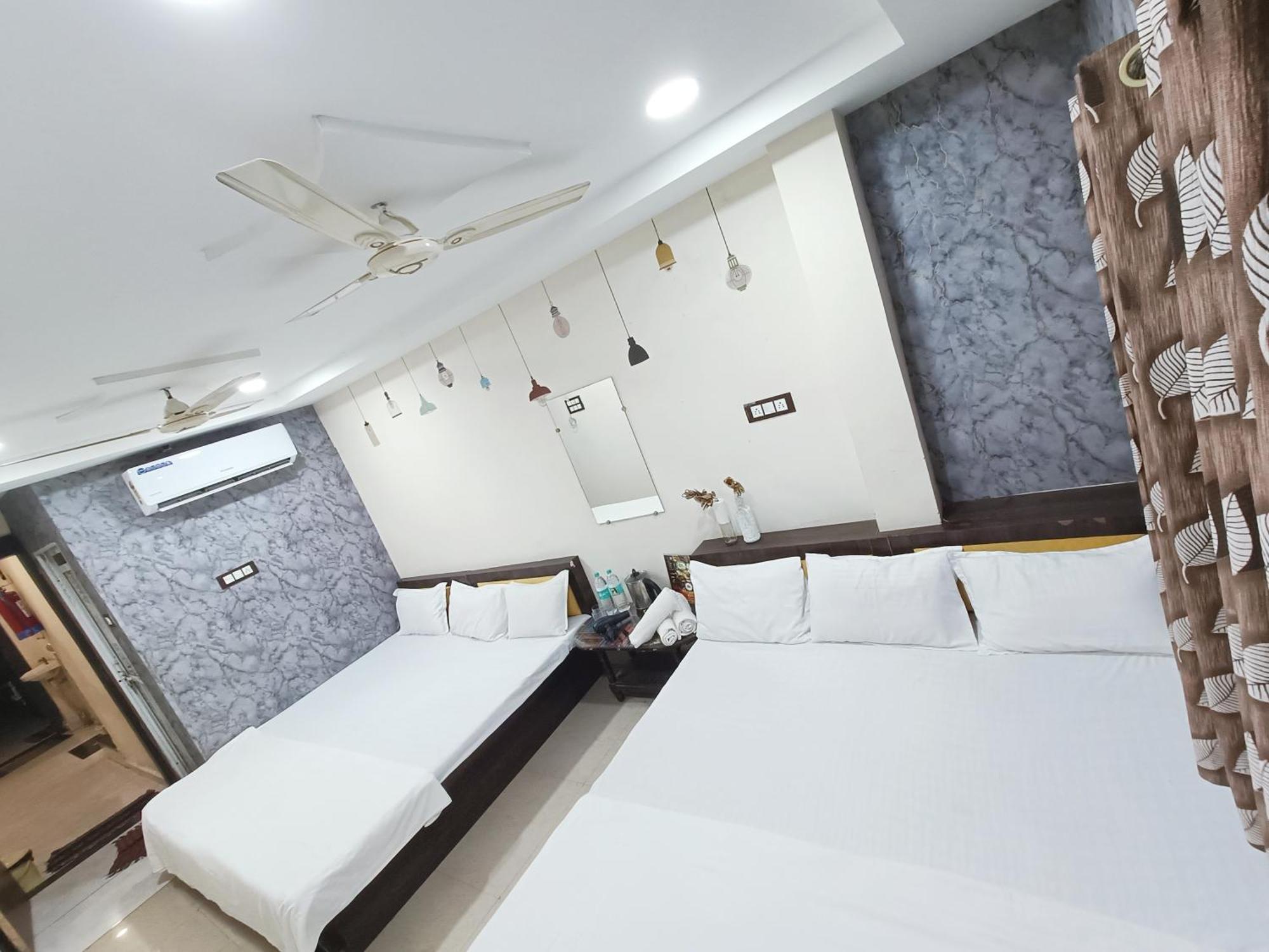 Ginger Hotels Ujjain Tower Kshipra Inn-Family Stay Airconditioned Hotel Kültér fotó