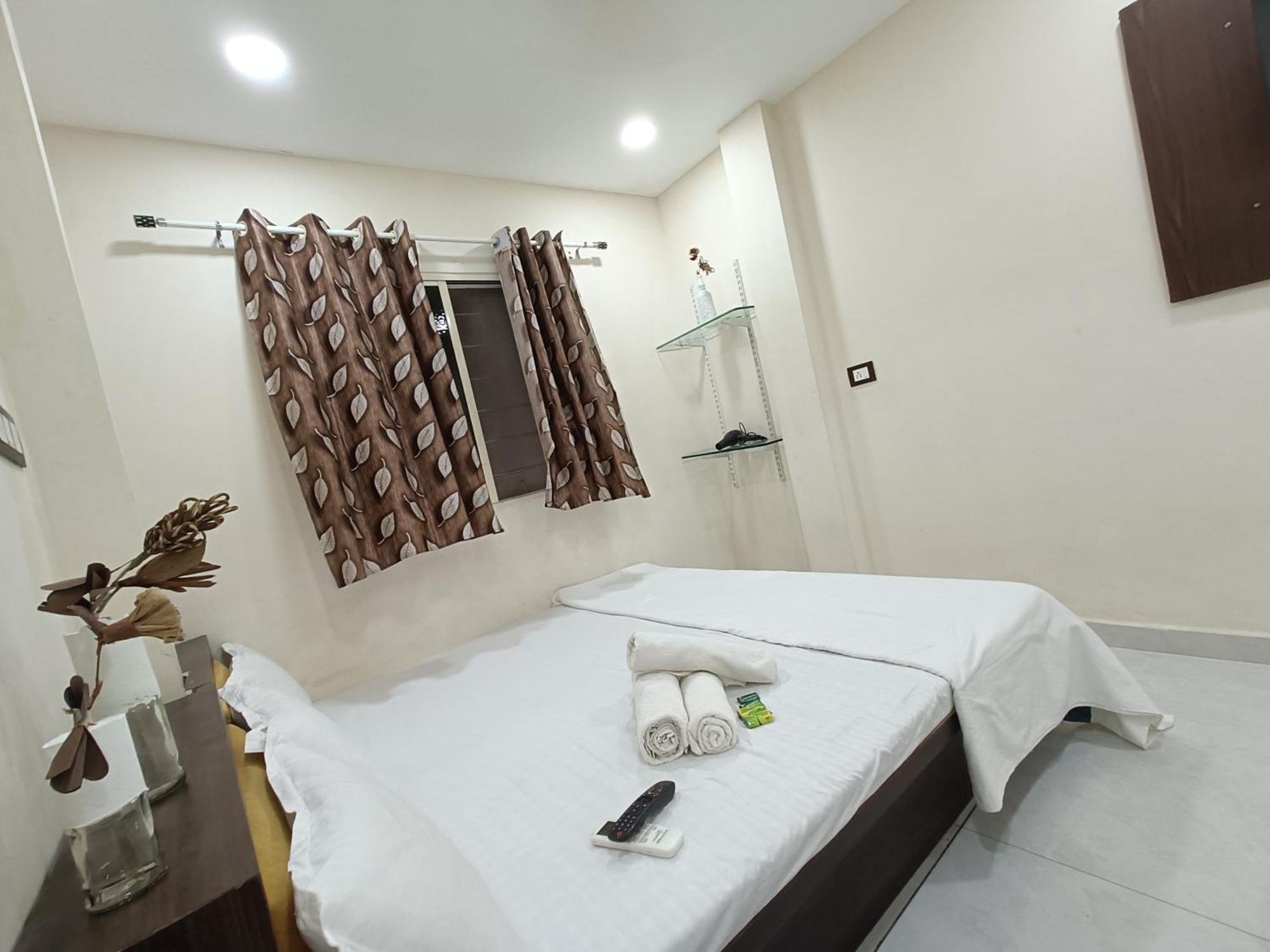 Ginger Hotels Ujjain Tower Kshipra Inn-Family Stay Airconditioned Hotel Kültér fotó