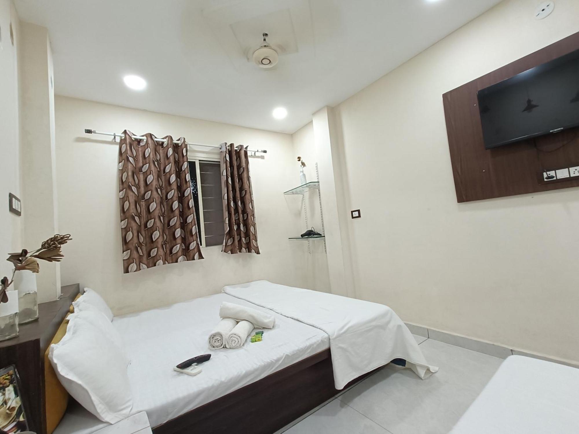 Ginger Hotels Ujjain Tower Kshipra Inn-Family Stay Airconditioned Hotel Kültér fotó