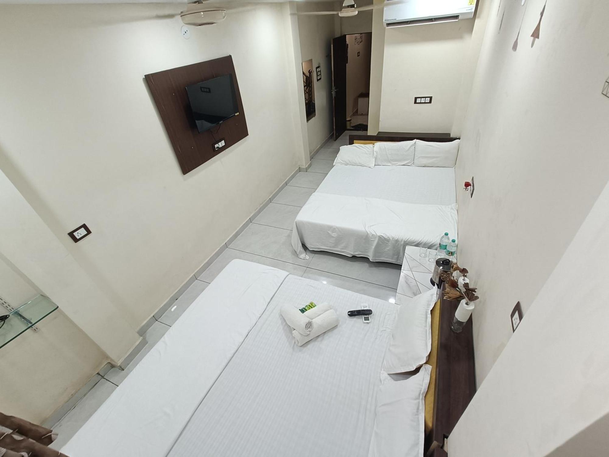 Ginger Hotels Ujjain Tower Kshipra Inn-Family Stay Airconditioned Hotel Kültér fotó